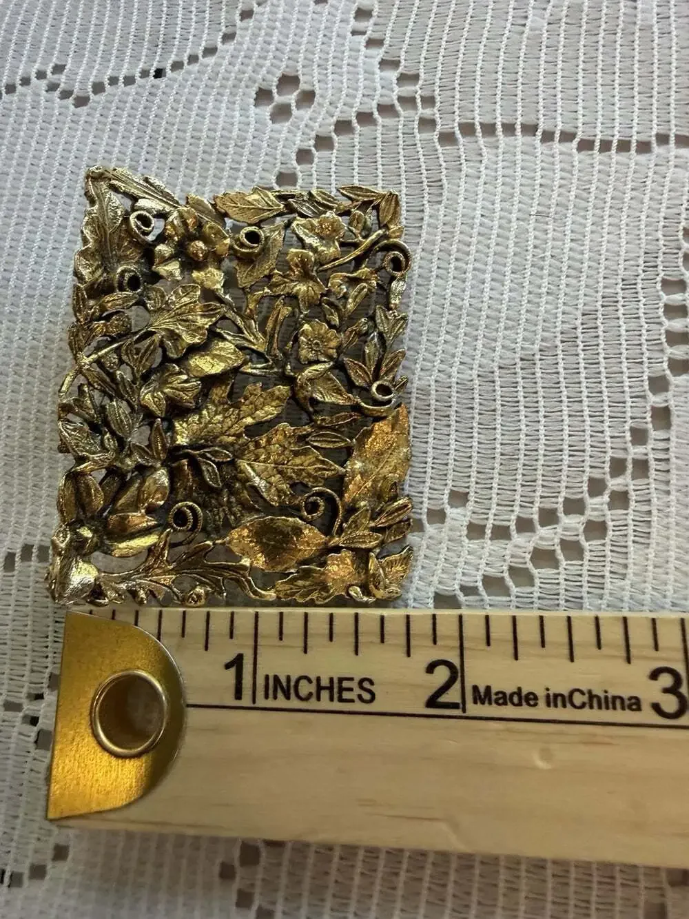 VINTAGE PAIR 40-50'S BRASS GOLD TONE MUSI FRENCH ELABORATE FILIGREE SHOE CLIPS.